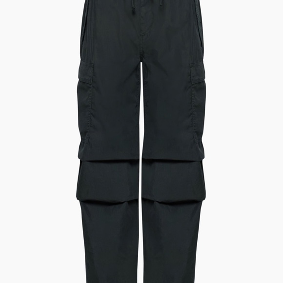 Aritzia TNA Cargo pants- black - Picture 2 of 2